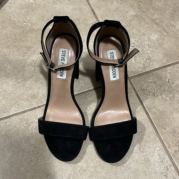 Steve Madden Carrson Black Suede Heels - Picture 4 of 4